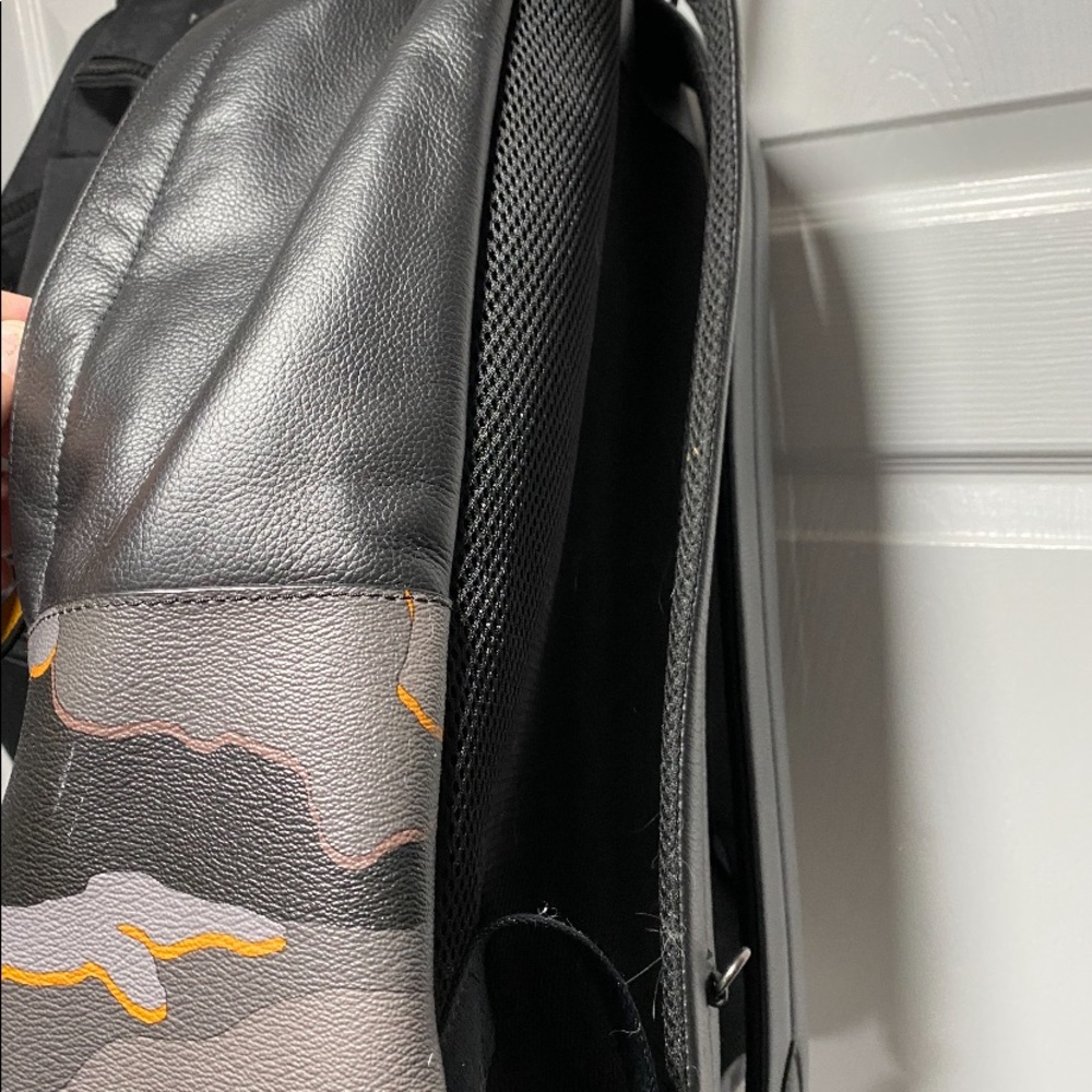 Coach backpack - Picture 3 of 3